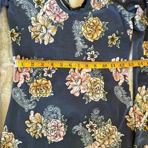 Forever 21 Women's Navy Blue and floral Dress size small - Picture 9 of 10